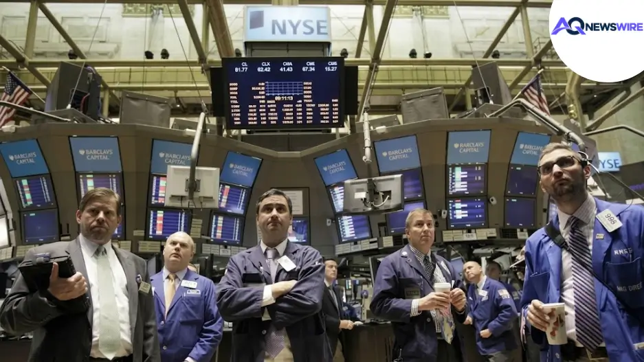 Wall Street Braces for Divergent Open as Blue-Chip Earnings | Clash with Memory Chip Selloff